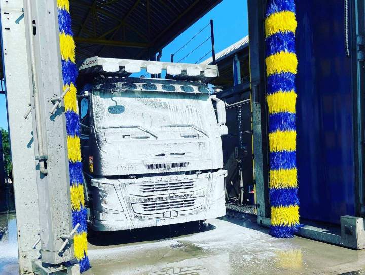 Lavage extérieur poids lourds Saint-Vulbas