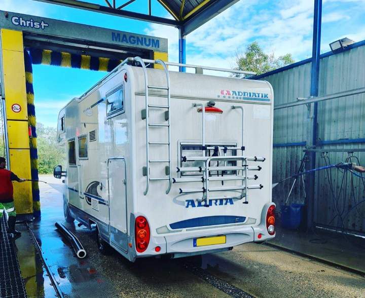 Mobile home washing Saint-Vulbas