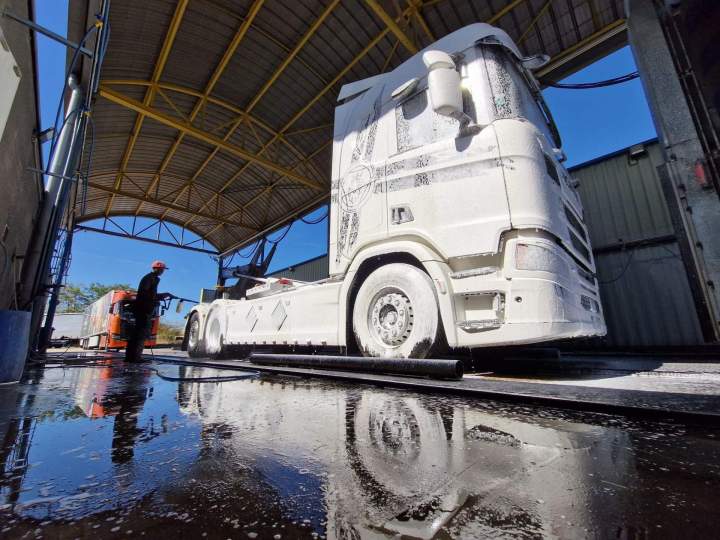 Lavage camion Saint-Vulbas