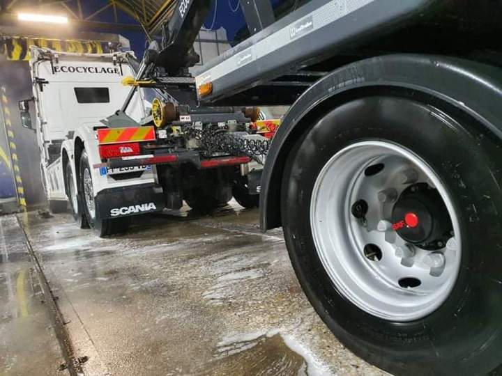 Truck washing Saint-Vulbas