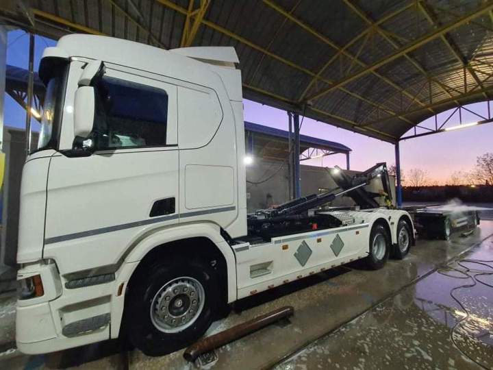 Truck washing Saint-Vulbas