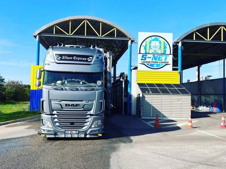 Truck washing Saint-Vulbas